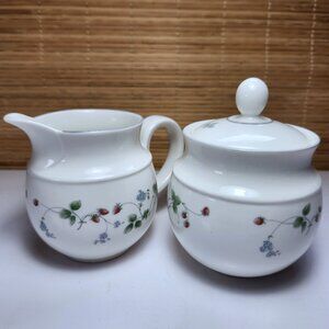 Royal Doulton Strawberry Fayre Cream Sugar Set Expressions Vintage English China
